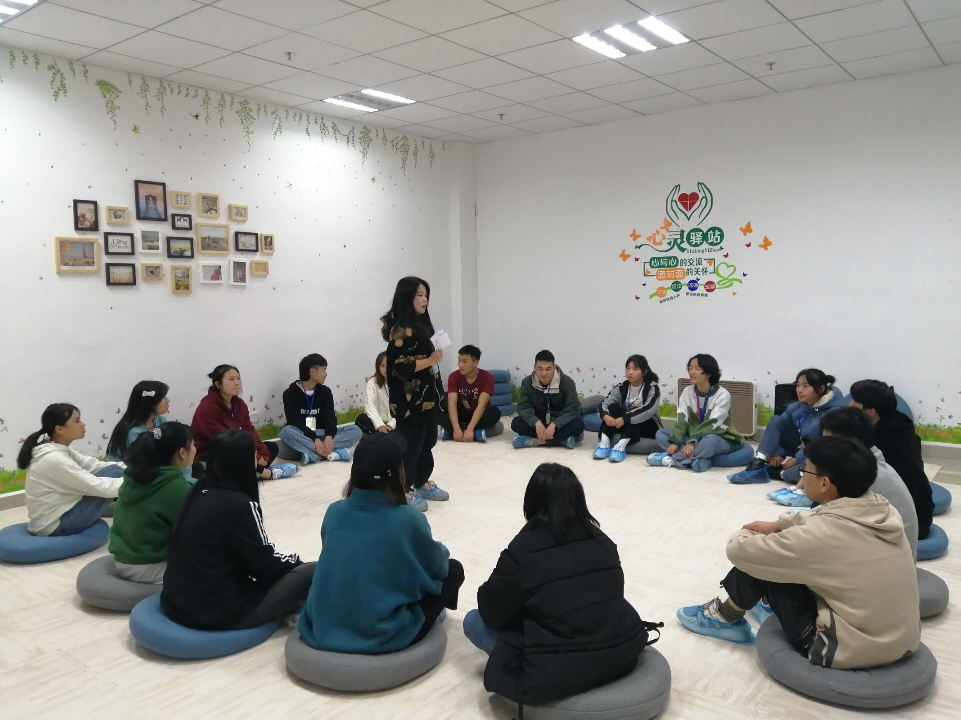 "温心之声"心理热线开展"网抑治愈计划"朋辈团体辅导活动